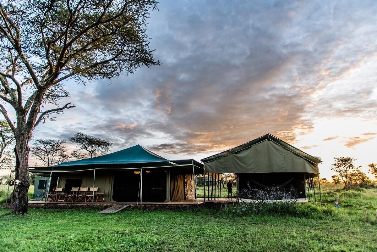 ang-ata-camp-serengeti-outside