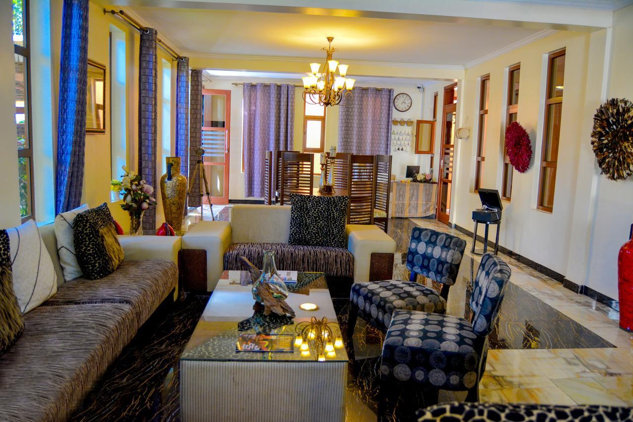 tulia inside