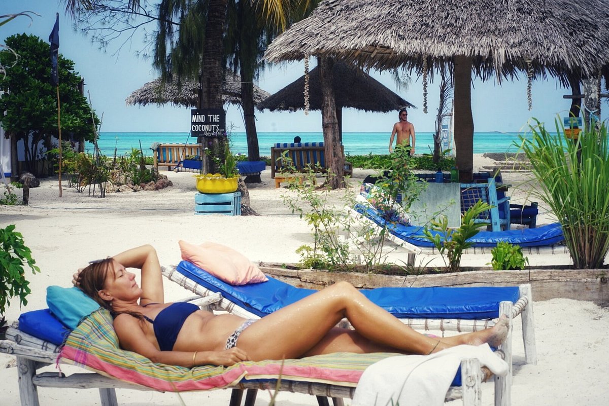 new-teddy-s-on-the-beach