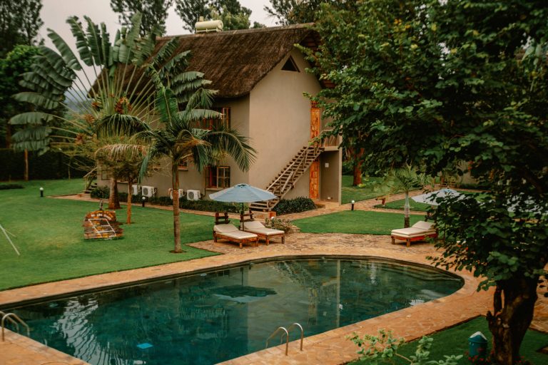 646897138f3547cae93663d8_weru weru river lodge 2