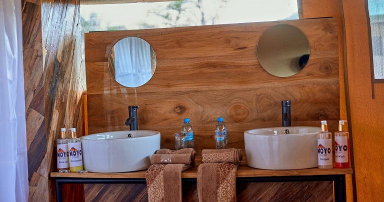 moyo-tented-camp2